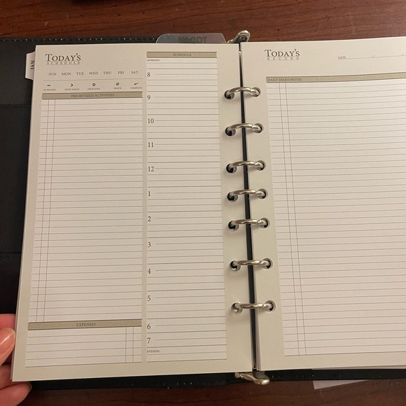 AT-A-GLANCE Undated Faux Leather Fashion Starter Set, 7 Ring, Black, Desk Size - Picture 11 of 14